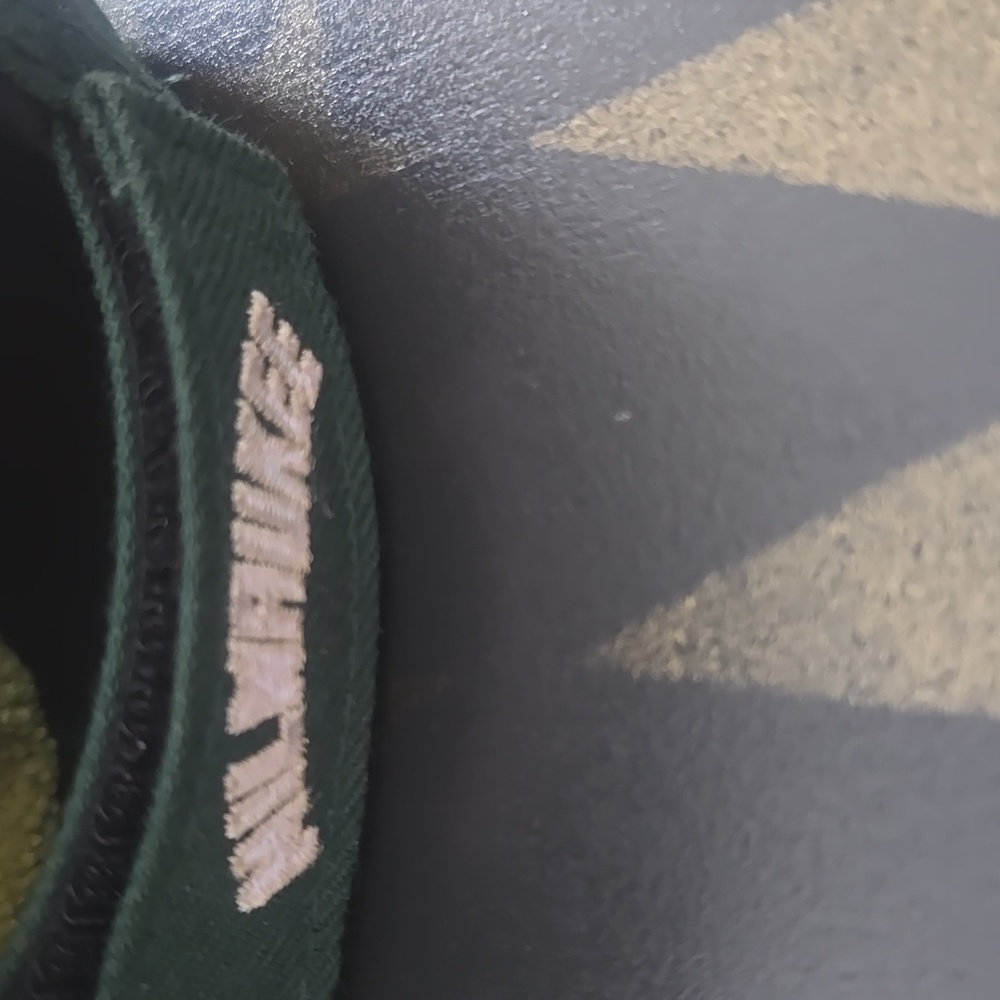 Milwaukee Bucks Hat - Picture 5 of 7